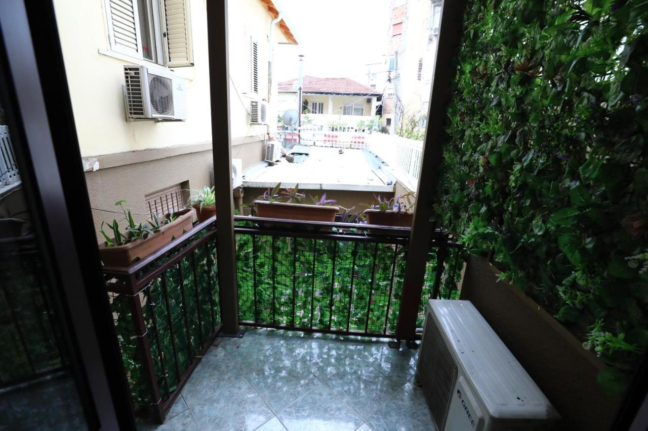 Little Corner Hostel Tirana Exterior photo
